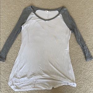 Long sleeve top, the sleeves are semi.
